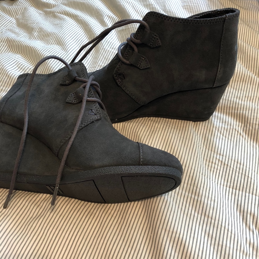 NWT Toms Booties!